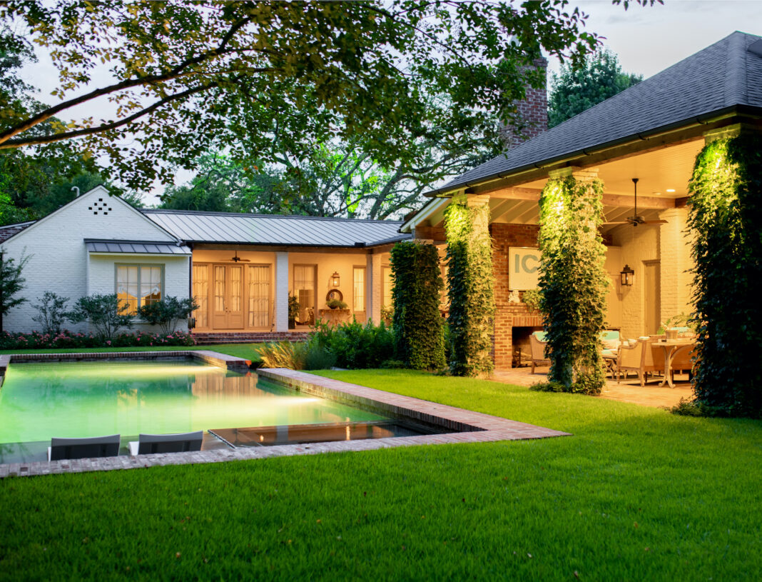 Exteriors-rear structure