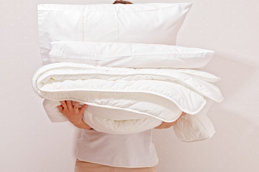 Bedding.Basics.Custom.Linens.4.20