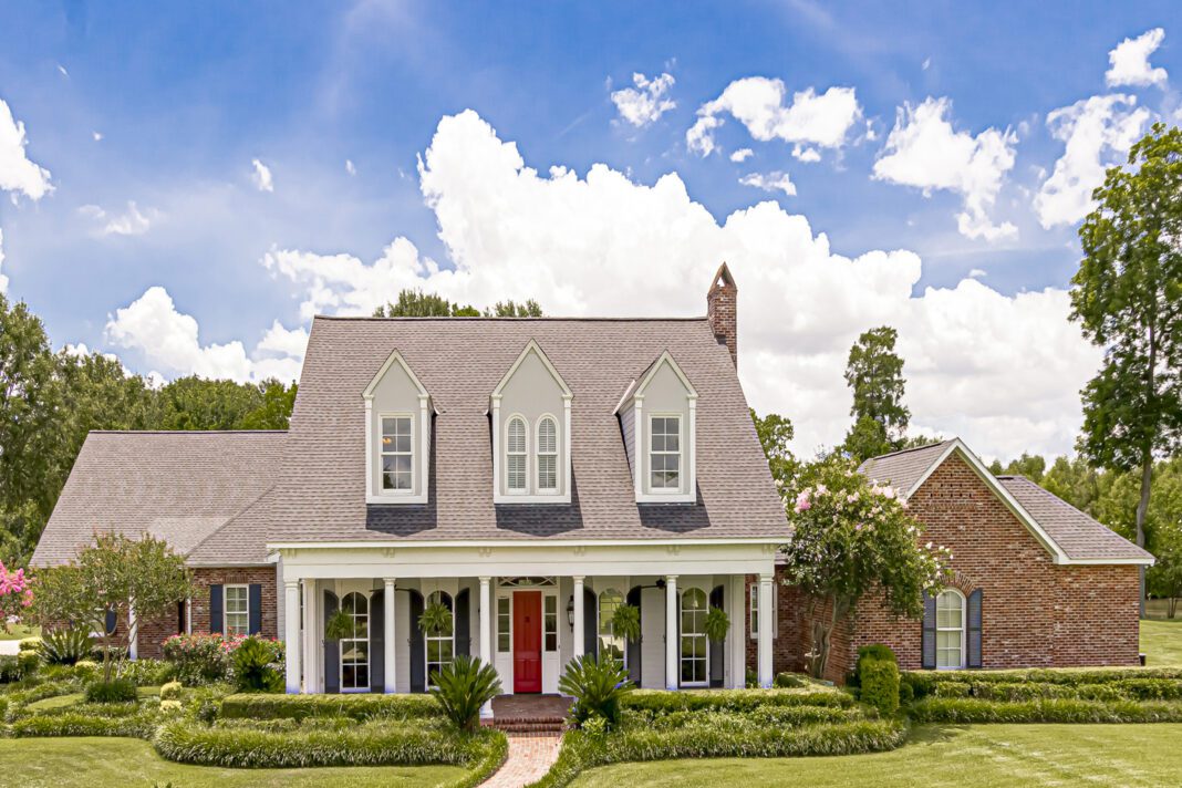 Laurel Lakes Exterior