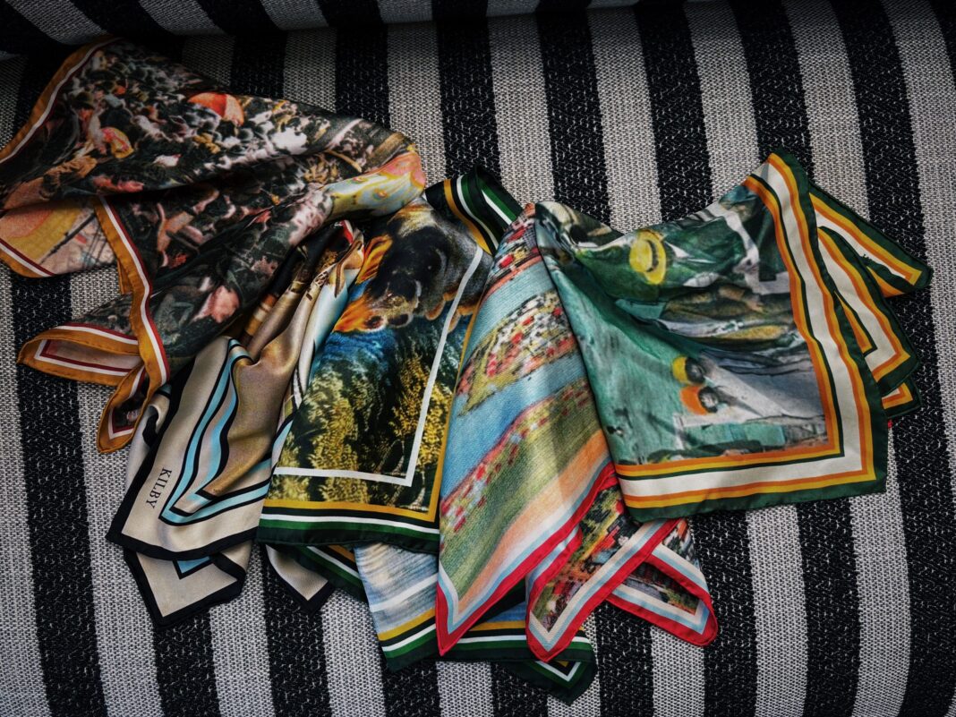 Carte Postale Cover Photo